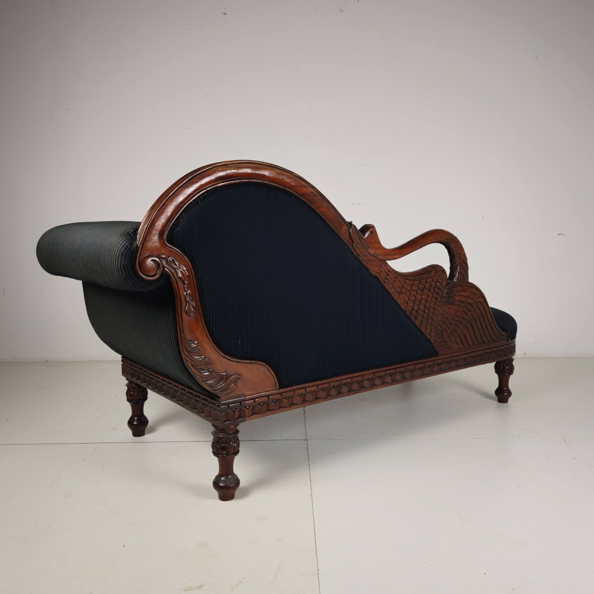 Carved Swan-shaped Lounge Chair, 20th Century-photo-4