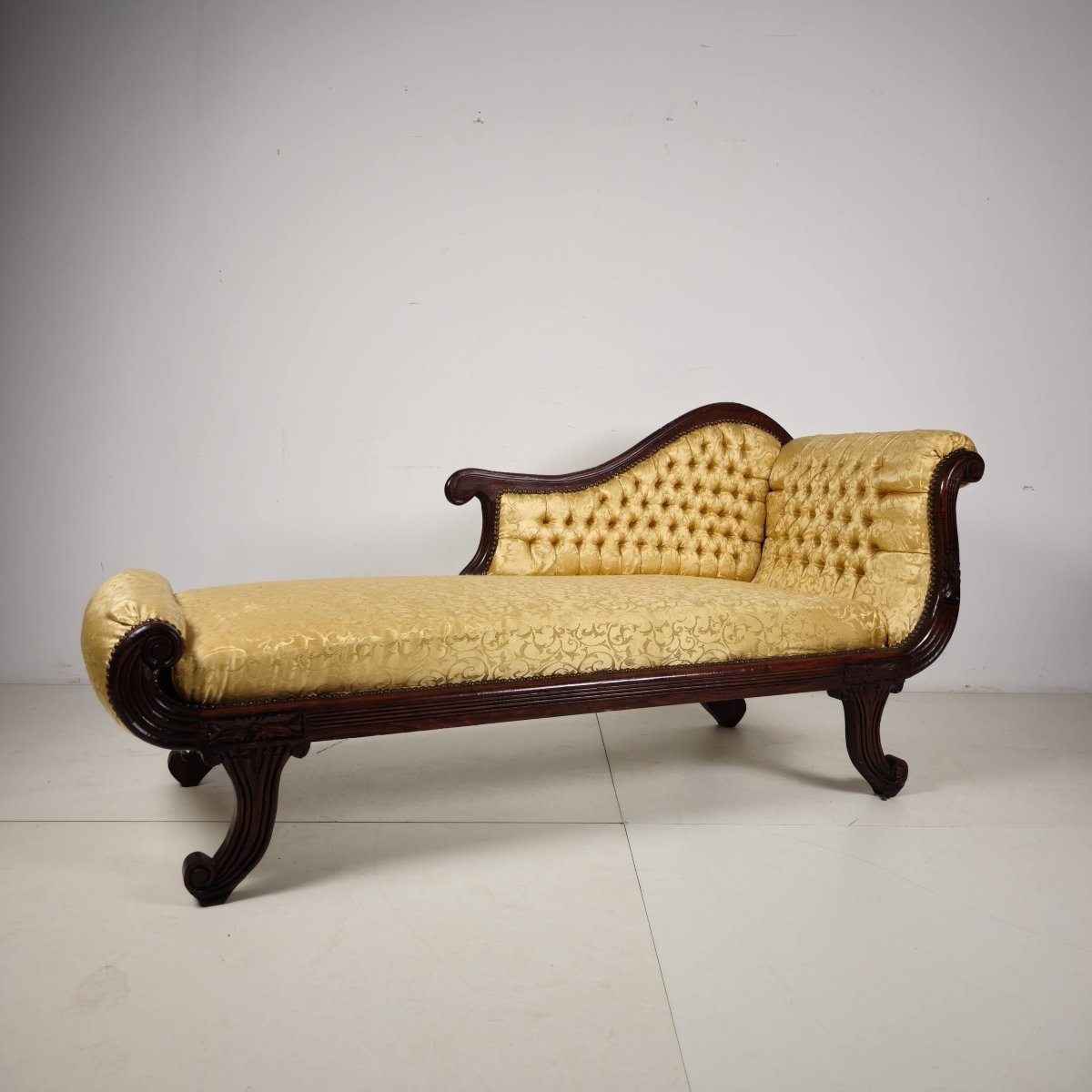 Chaise longue en noyer français, XIXe siècle
