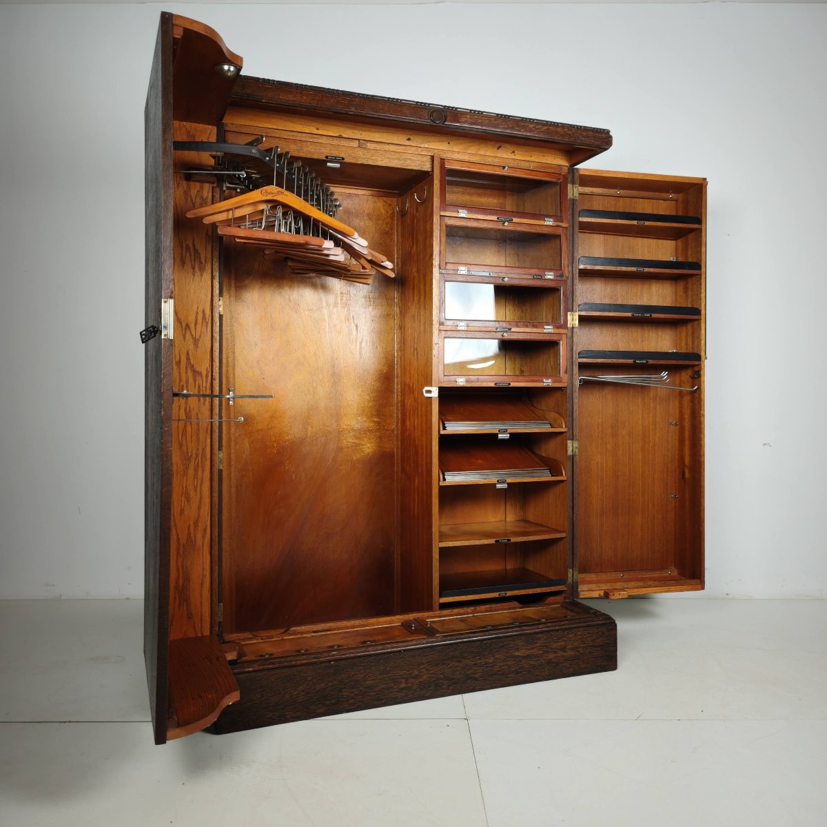 Armoire pour homme Compactom des années 1930, modèle n° 702 en chêne brun-photo-8