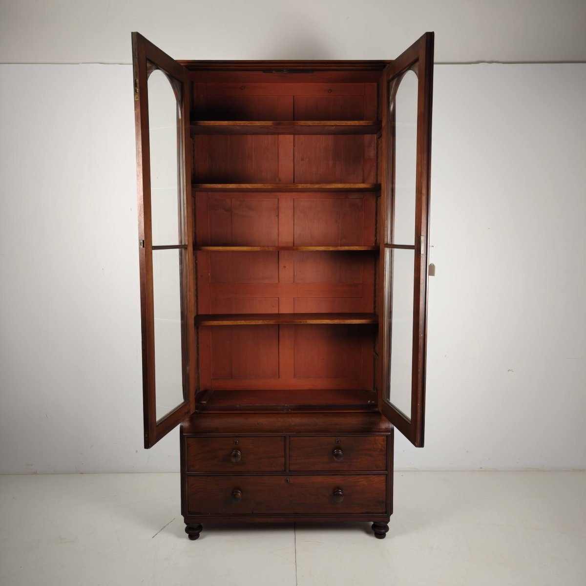Bibliothèque vitrine anglaise de la fin du XIXe siècle avec portes et tiroirs vitrés-photo-3