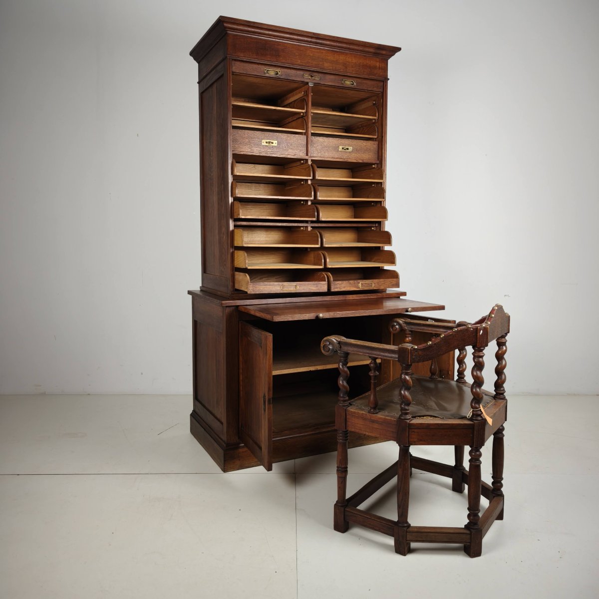 Armoire de notaire/d'archives à cylindre en chêne hollandais des années 1930-photo-2