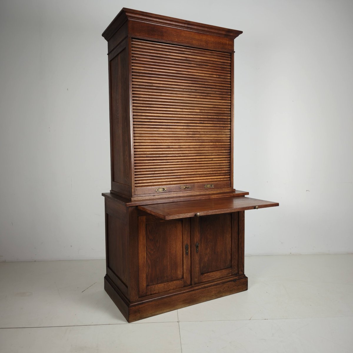 Armoire de notaire/d'archives à cylindre en chêne hollandais des années 1930-photo-3