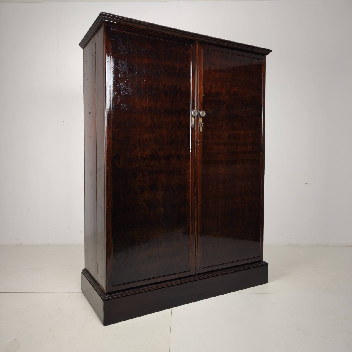 Compact Gentleman's Wardrobe In English Art Deco Style, Made Of Oak-photo-3