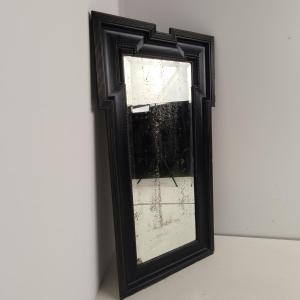 Miroir ébénisé de la fin du XIXe siècle avec verre d'origine jauni