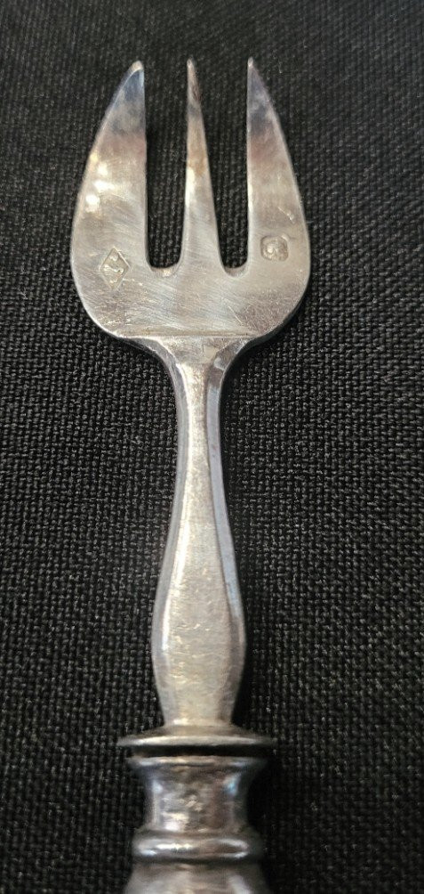 6  Fourchettes à gâteaux , Argent minerve XIX ème-photo-3