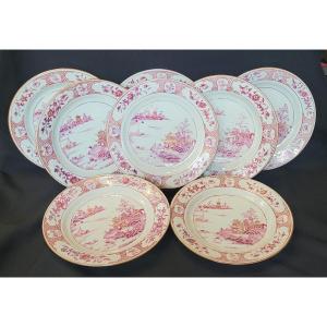 Compagnie des Indes, 8 assiettes Qianlong famille rose XVIII ème