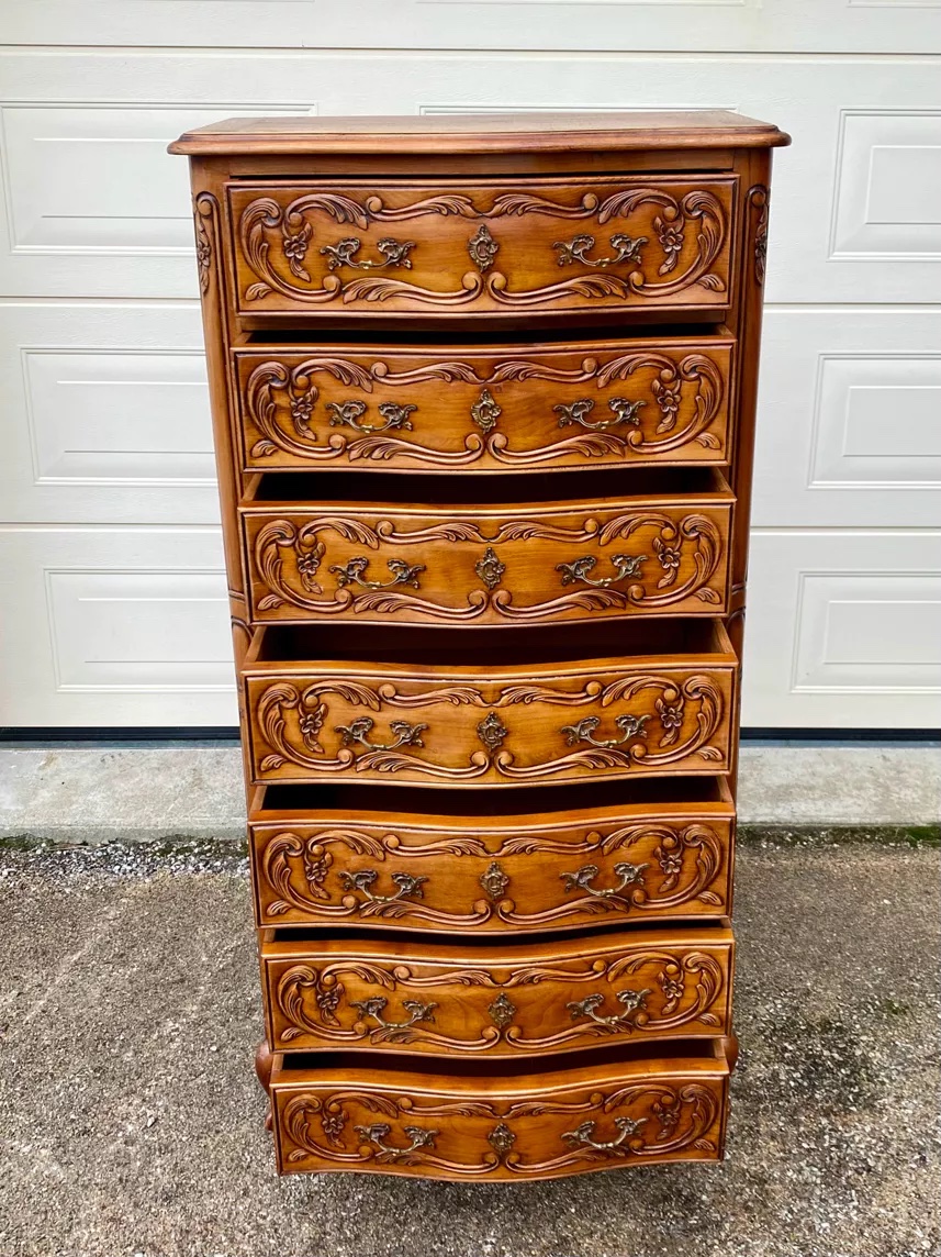 Seven-drawer Chest Of Drawers With Louis XV Style Engraving-photo-1