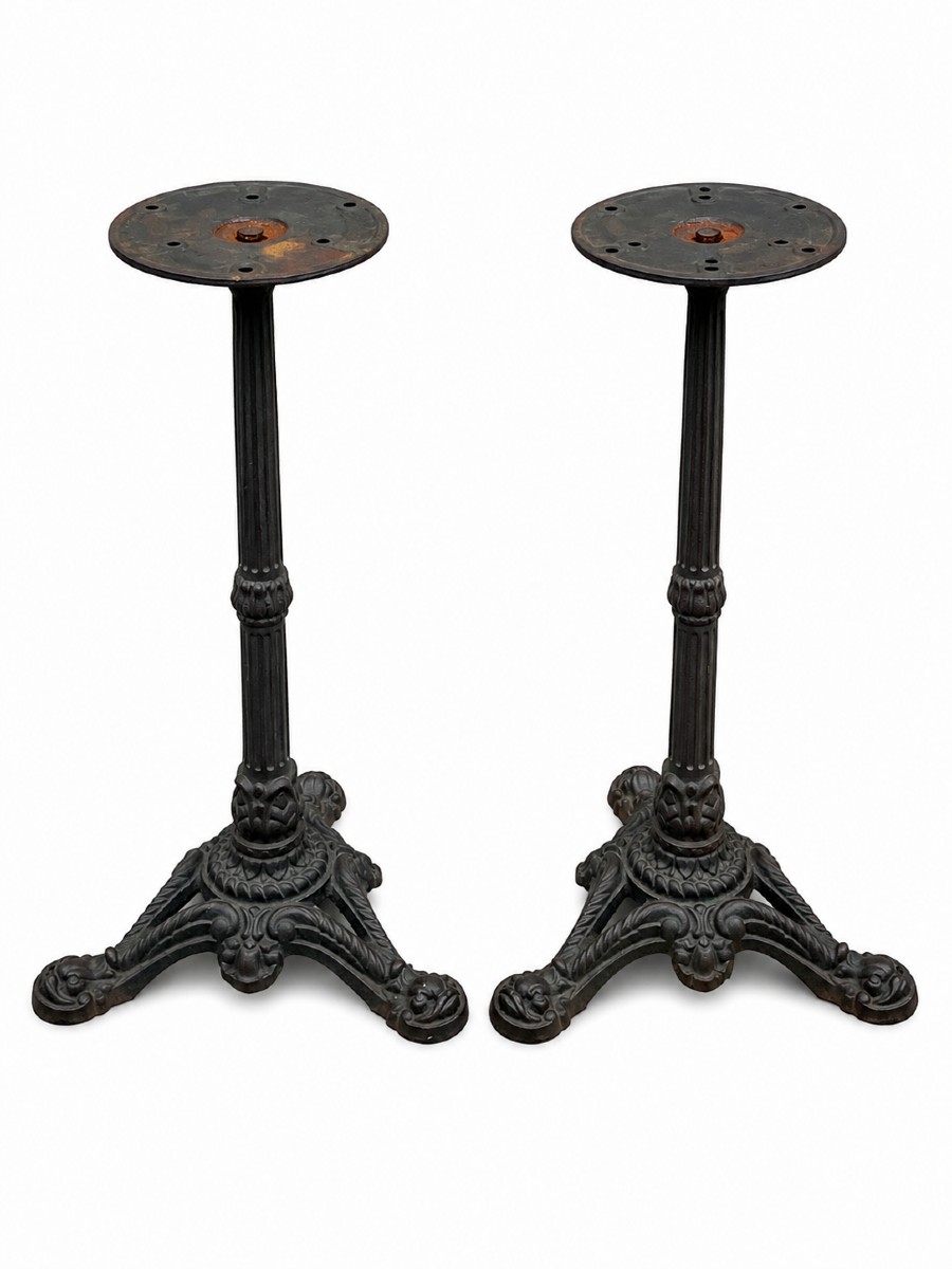 Paire de pieds de table bistrot ancien en fer forgé