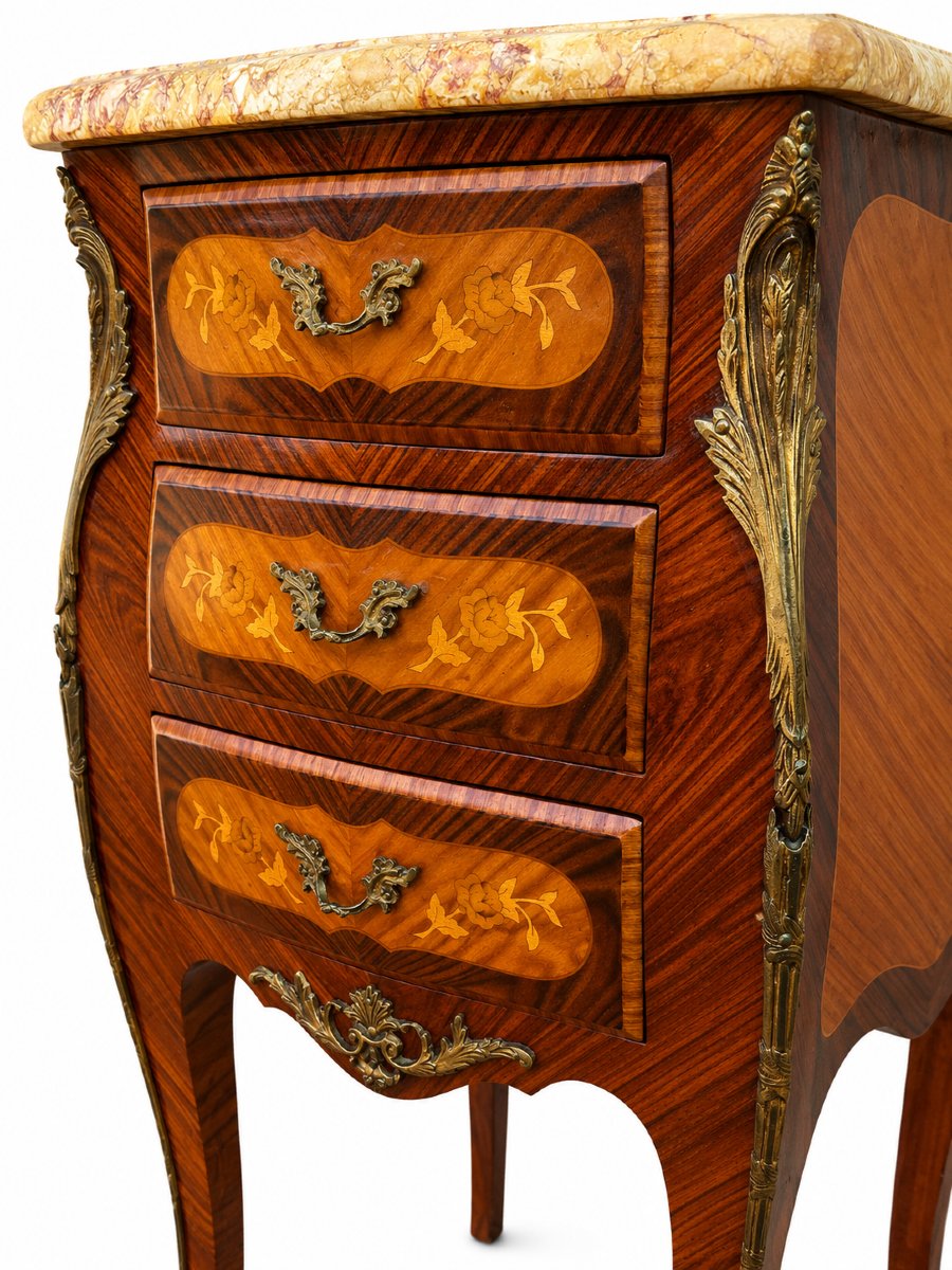 Paire de chevets galbés de style Louis XV en marqueterie florale, bronze doré et marbre-photo-4