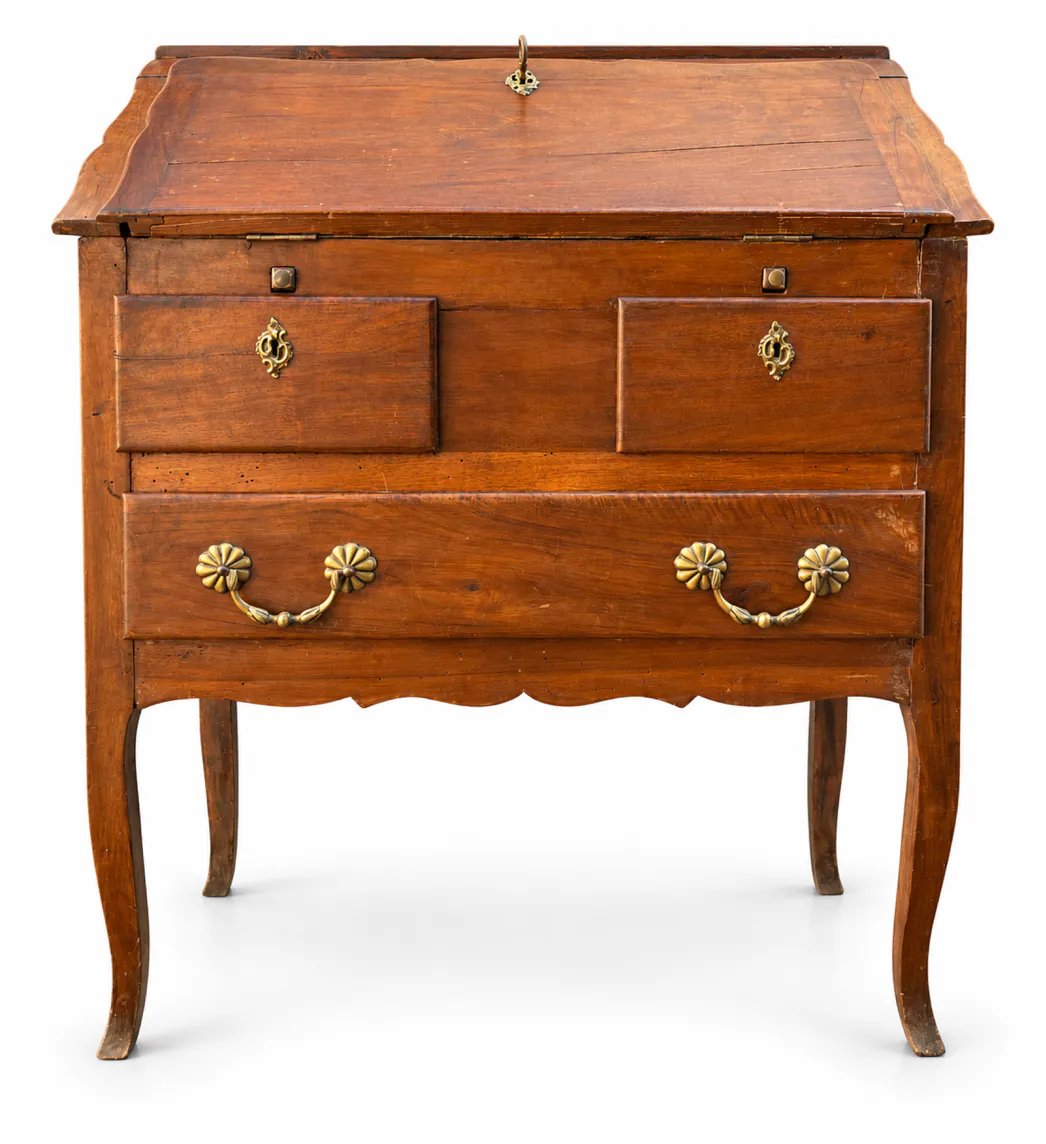 Secrétaire de style Louis XV en noyer - XIXe siècle