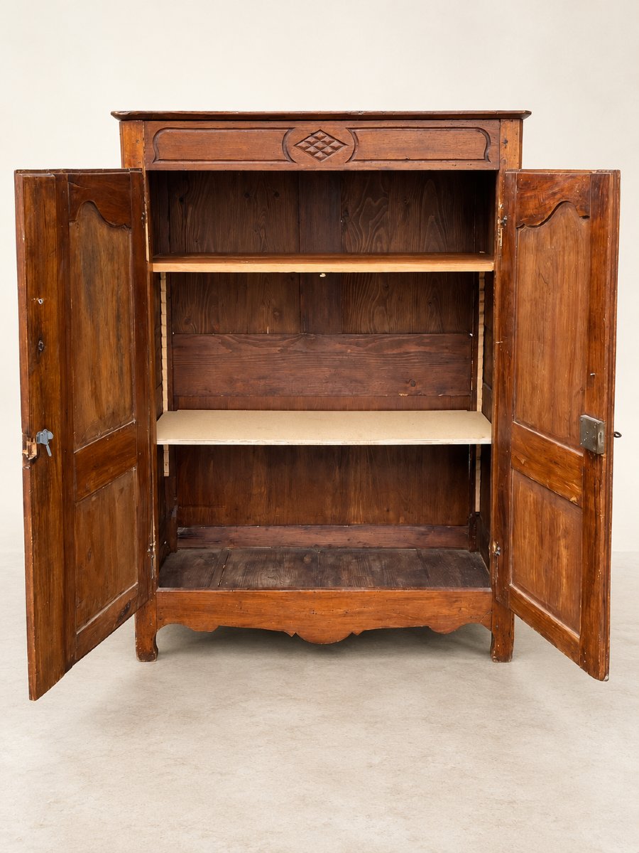 Regional Louis XV-style Two-door Cabinet With Carved Decoration And A Warm Patina-photo-2