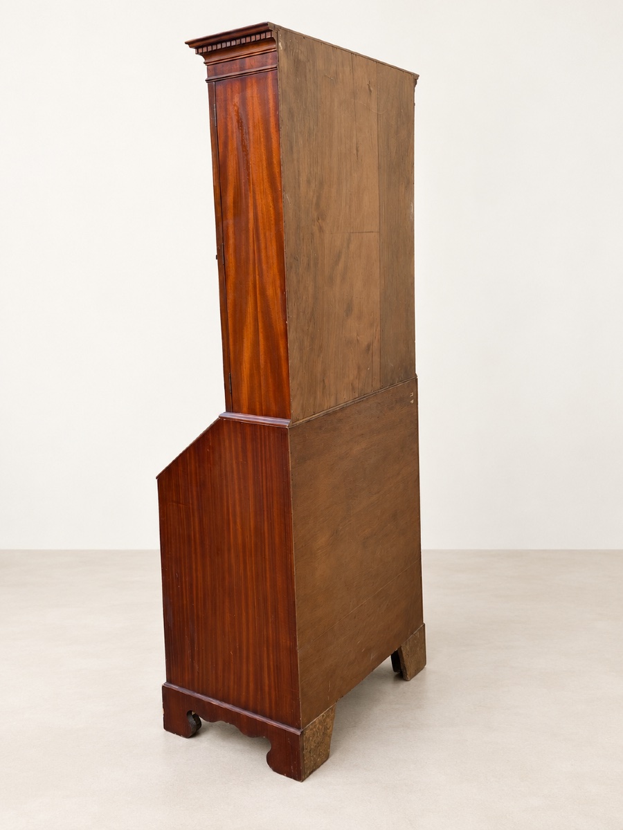 English-style Mahogany And Mahogany-veneered Bookcase-photo-5