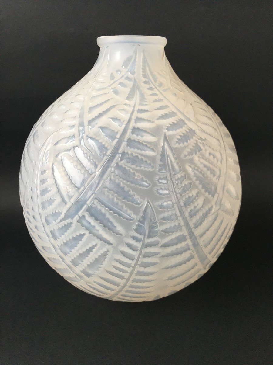 Rene Lalique Vase Model Espalion 1927-photo-3