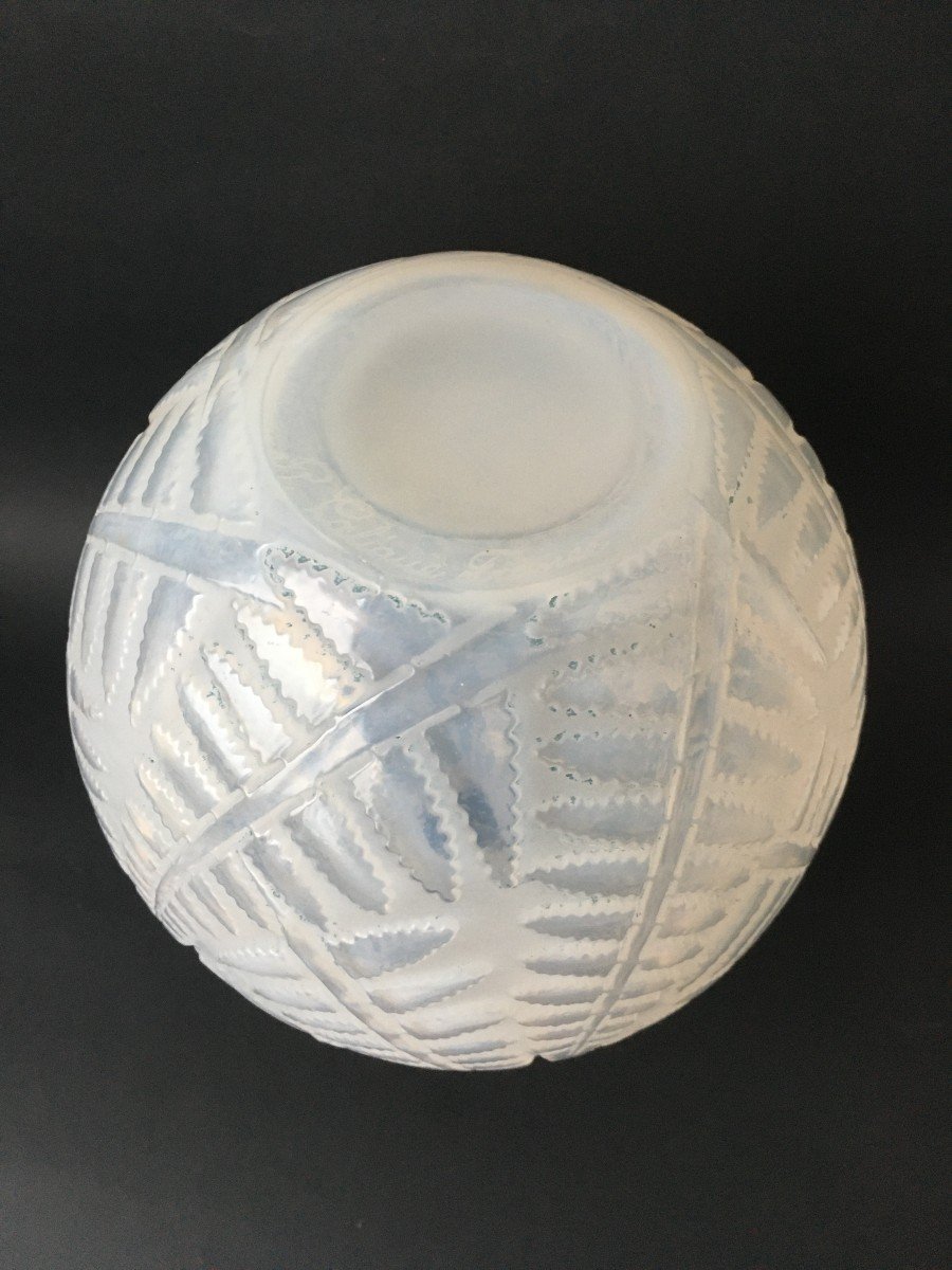 Rene Lalique Vase Model Espalion 1927-photo-3