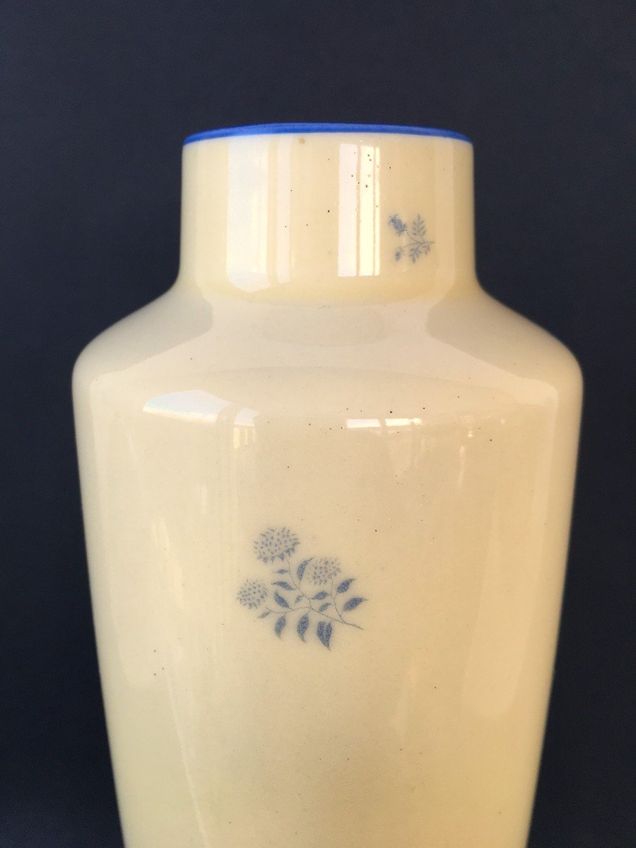 Porcelain Vase From Sèvres Manufacture 1913 Vanilla Color-photo-3