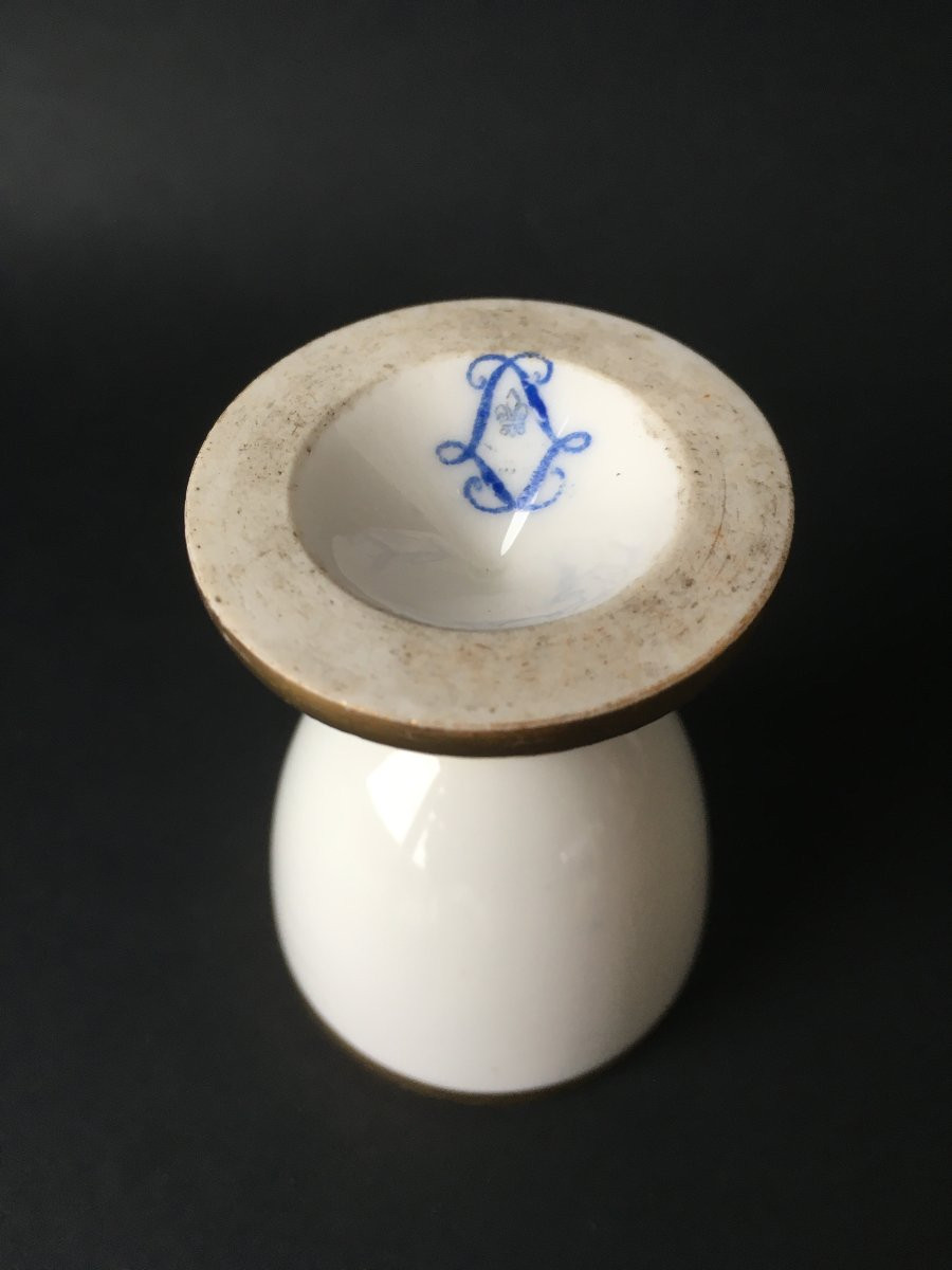 coquetier en porcelaine Manufacture Nationale de Sèvres vers 1820 Louis XVIII-photo-3