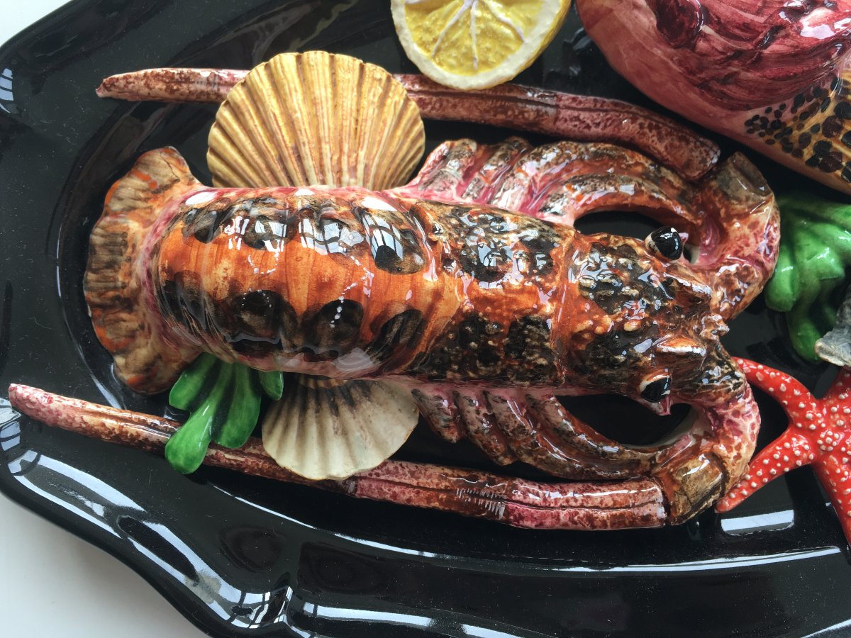Plat homard en trompe l'œil décor bord de mer Lamarche à Marseille-photo-3