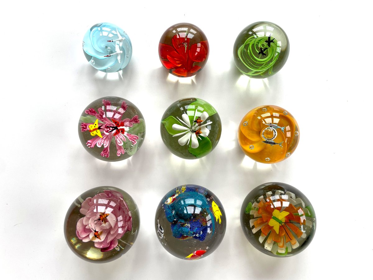 Collection de 9 sulfures presse papier en verre 
