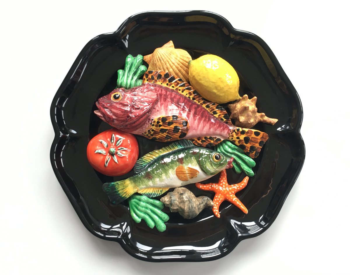 Large Lamarche "trompe l'œil" Seaside-themed Plate, Marseille, 28 Cm