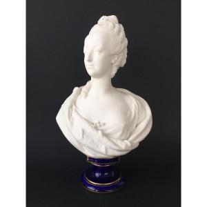 Bust Of Marie Antoinette In Porcelain And Biscuit Manufacture Nationale De Sèvres
