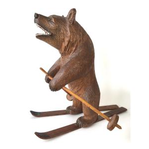ours de la Forêt noire à ski en bois sculpté