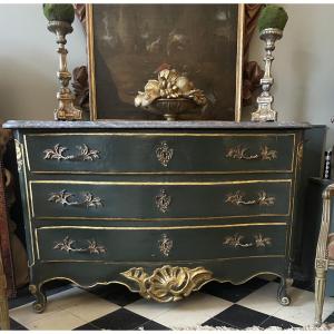18th Century Chest Of Drawers 