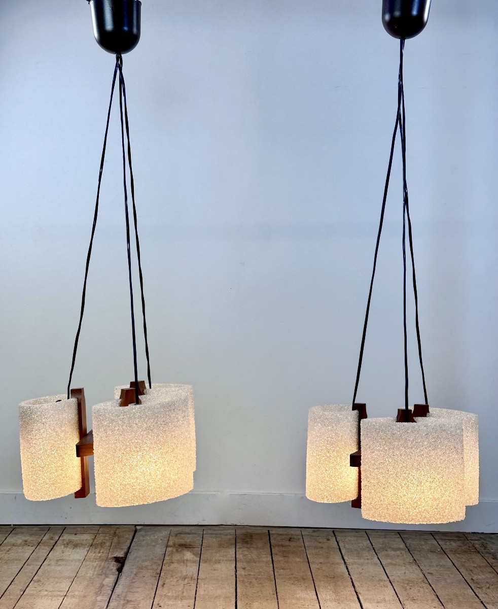 Lustre scandinave en teck et perspex vintage 1960