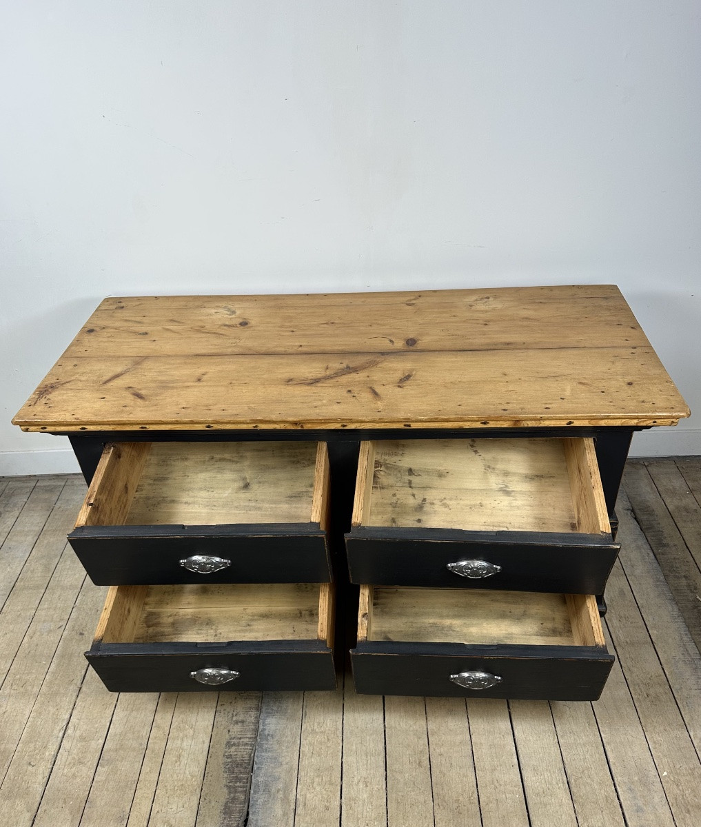 Commode basse en pichepin et patine gris foncé début XXeme-photo-2
