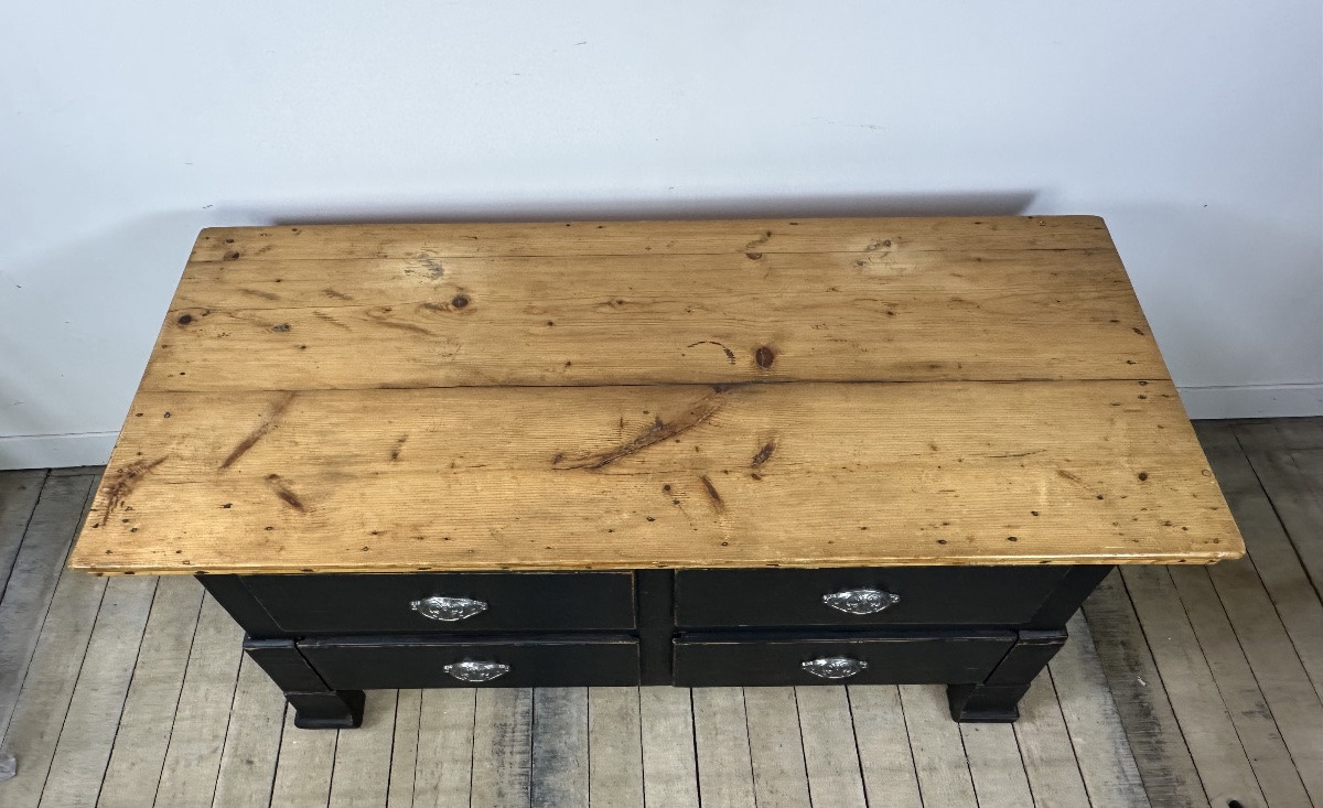 Commode basse en pichepin et patine gris foncé début XXeme-photo-1