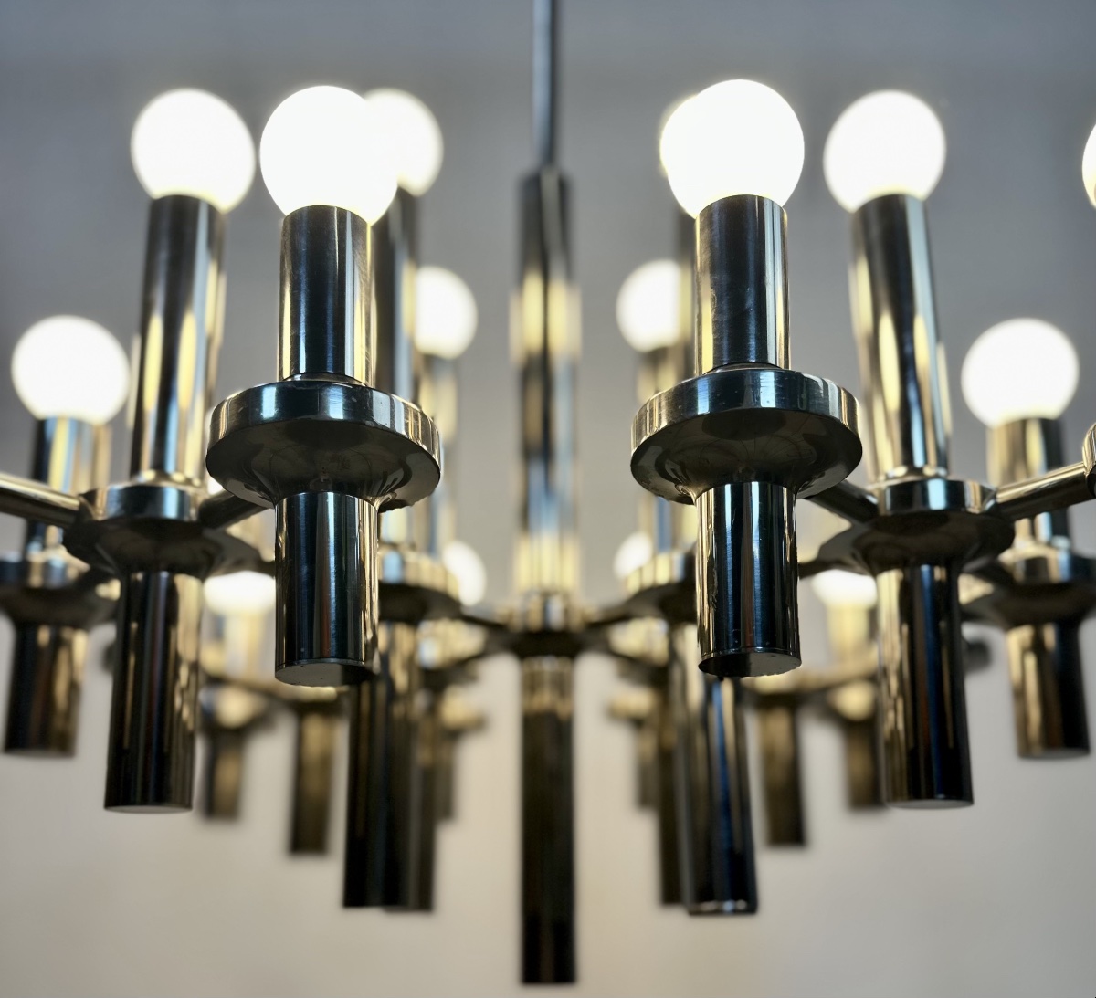 Gaetano Sciolari 24-light Chandelier, Italian Design, 1970s-photo-1
