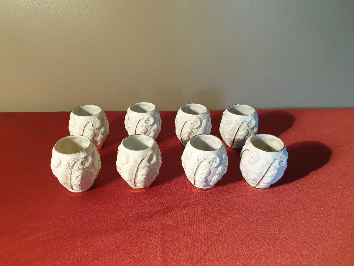 Huit Gobelets à Liqueur Porcelaine De Couleuvre Modèle Plumes d'Autruche Années 30