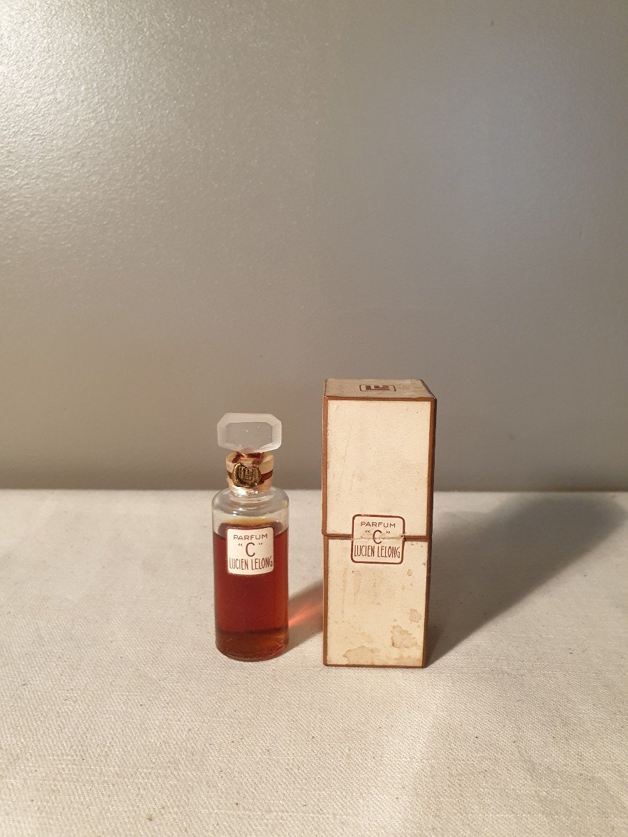 Petit flacon de parfum "C" de Lucien Lelong. Années 20.-photo-1