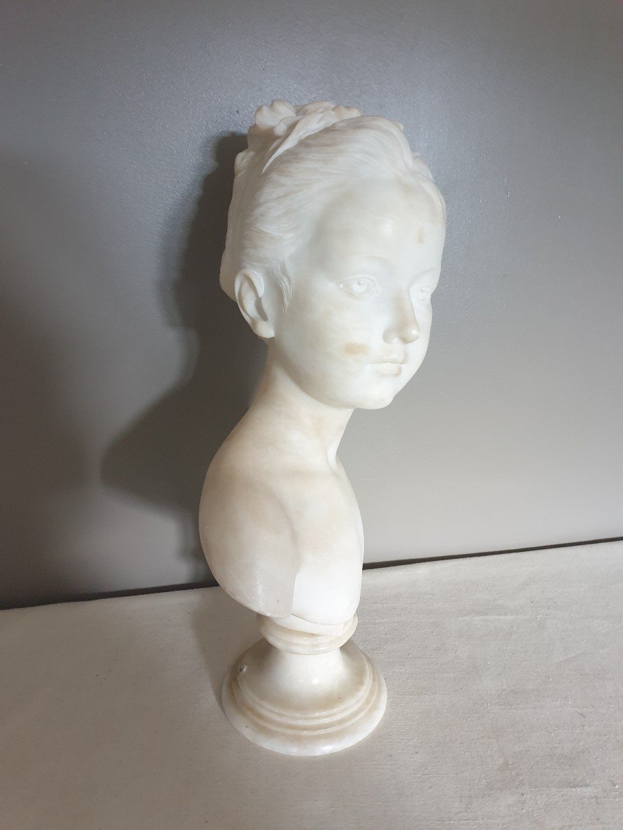 D'après Houdon. Buste en albâtre de Louise Brongniart. Hauteur 45 cm-photo-2