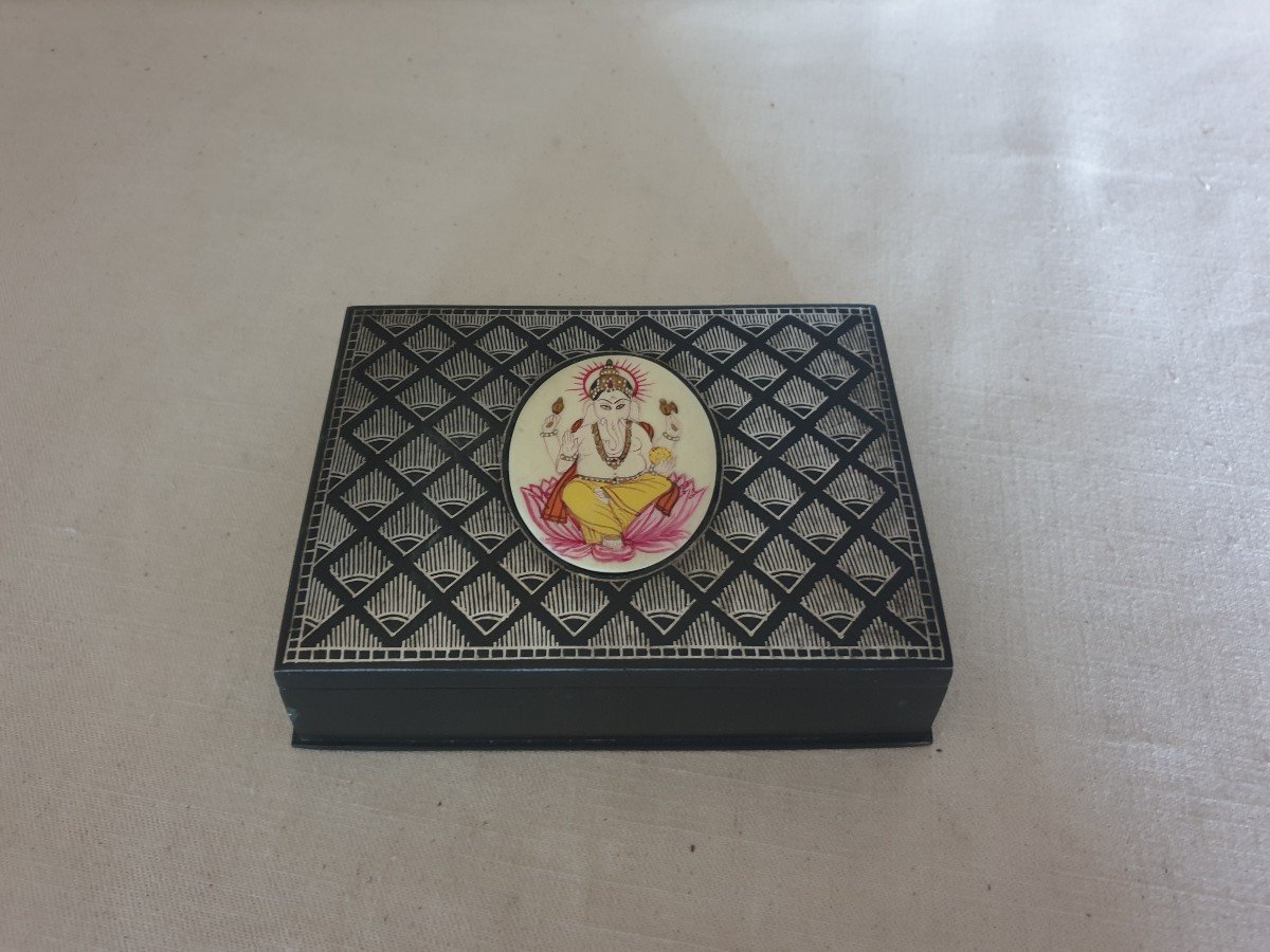 India. Box In Saponite Or Black Soapstone. Dimensions 13.5 Cm X 9.3 Cm