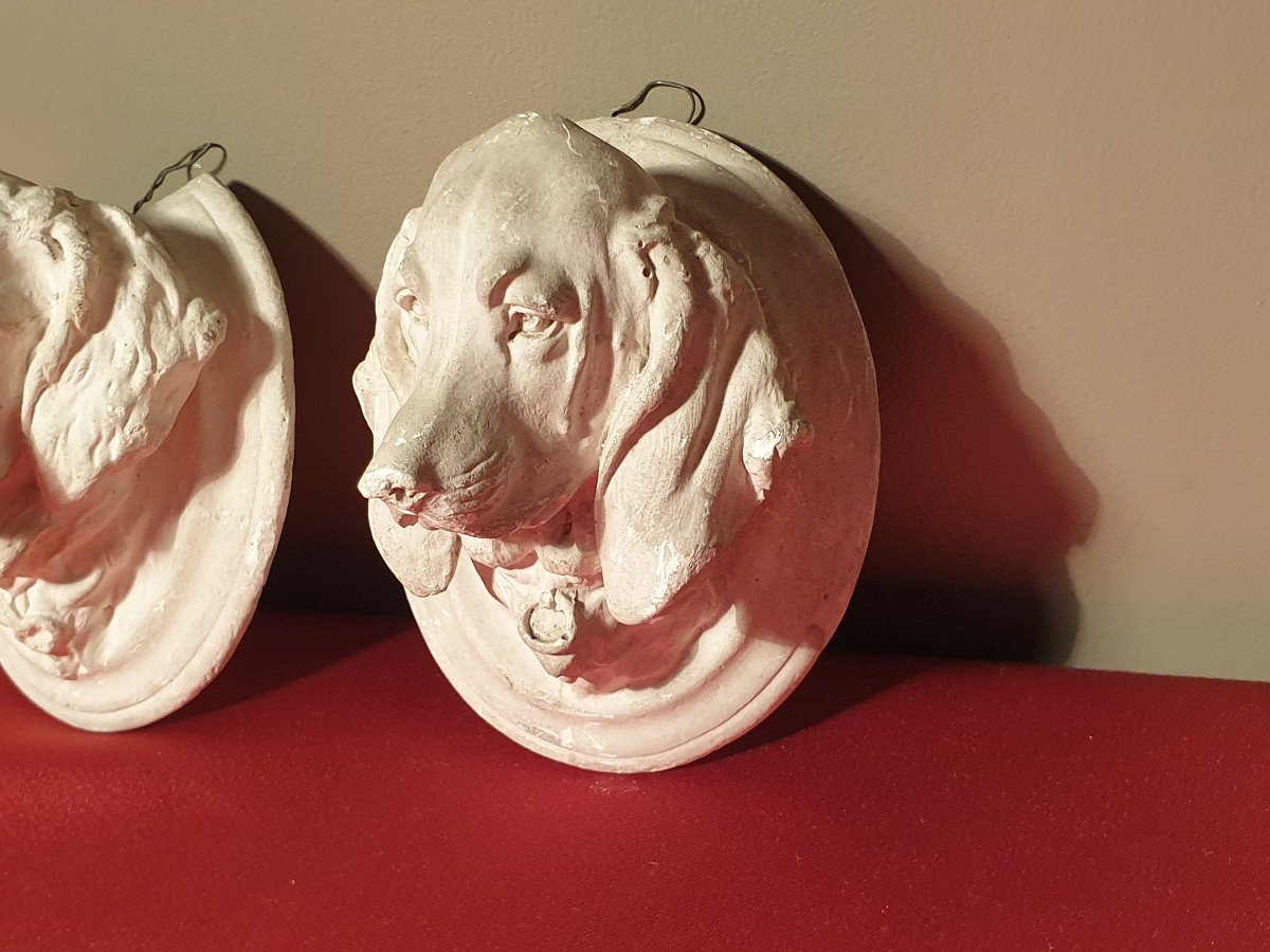 Sculpture Two Medallions: Plaster Dog Heads Height 10.5 Cm-photo-1