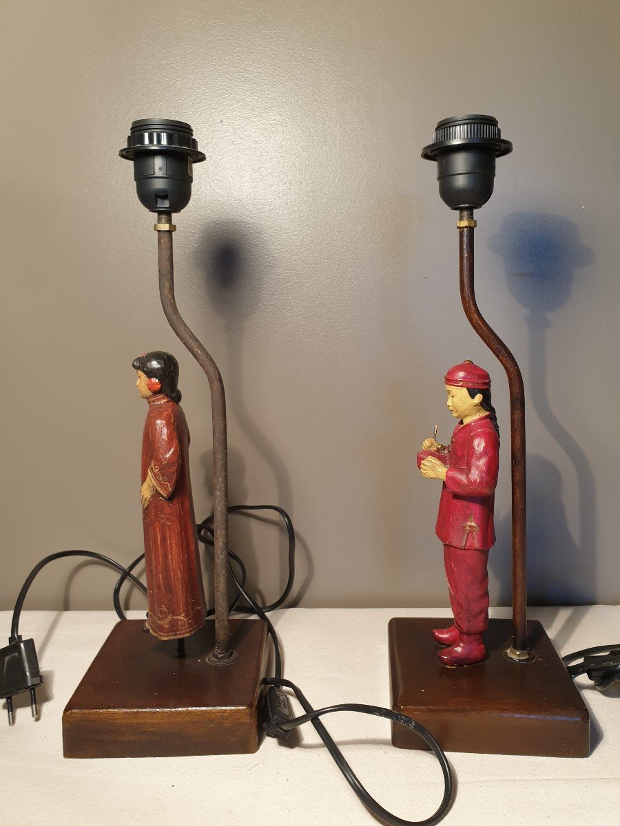 Pair Of 80s Lamps: Chinese Couple In Painted Resin. Height 40 Cm-photo-2