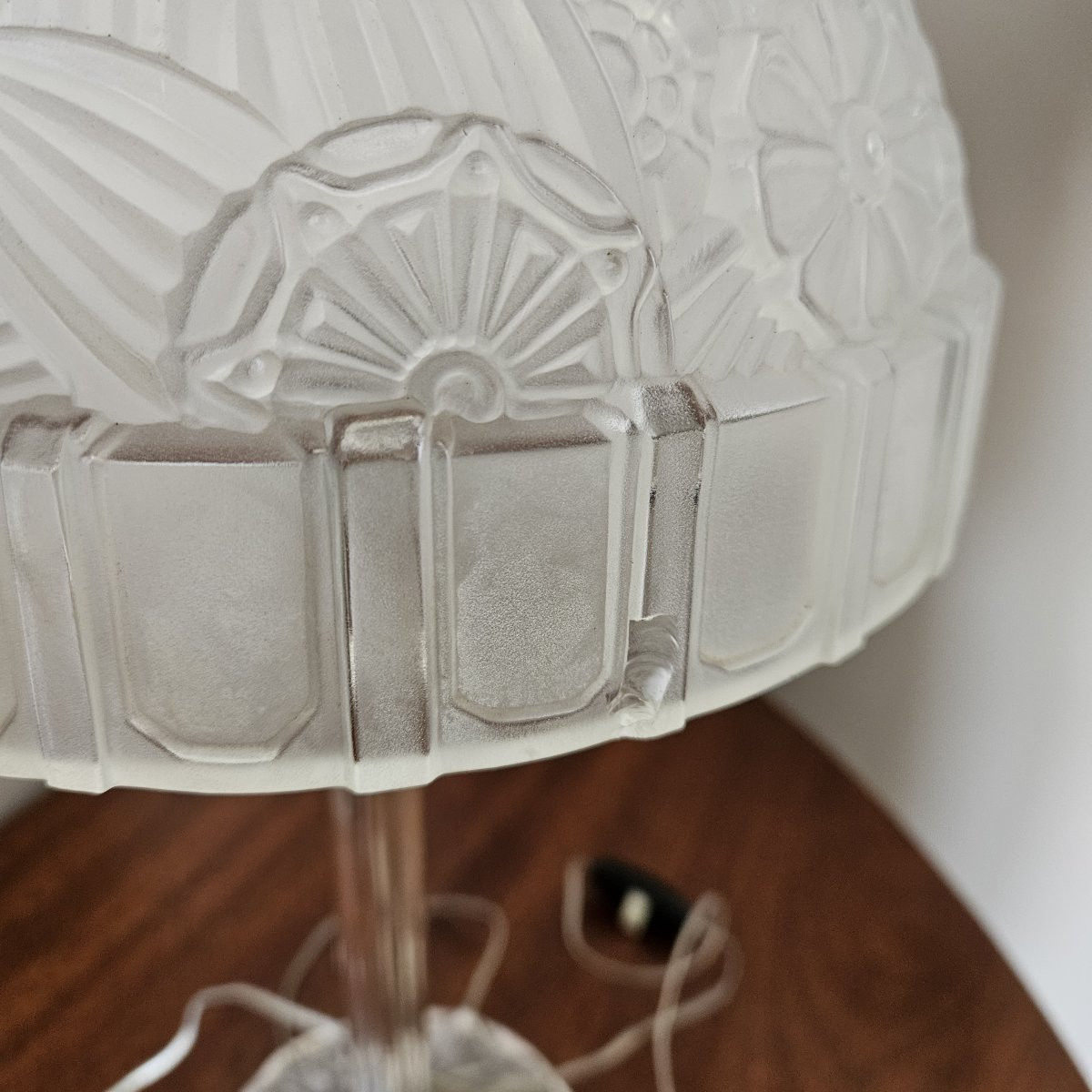 Pair Of Hettier And Vincent / Capon Lamps. Art Deco, 1920s-1930s. Frosted Glass And Bronze. -photo-1
