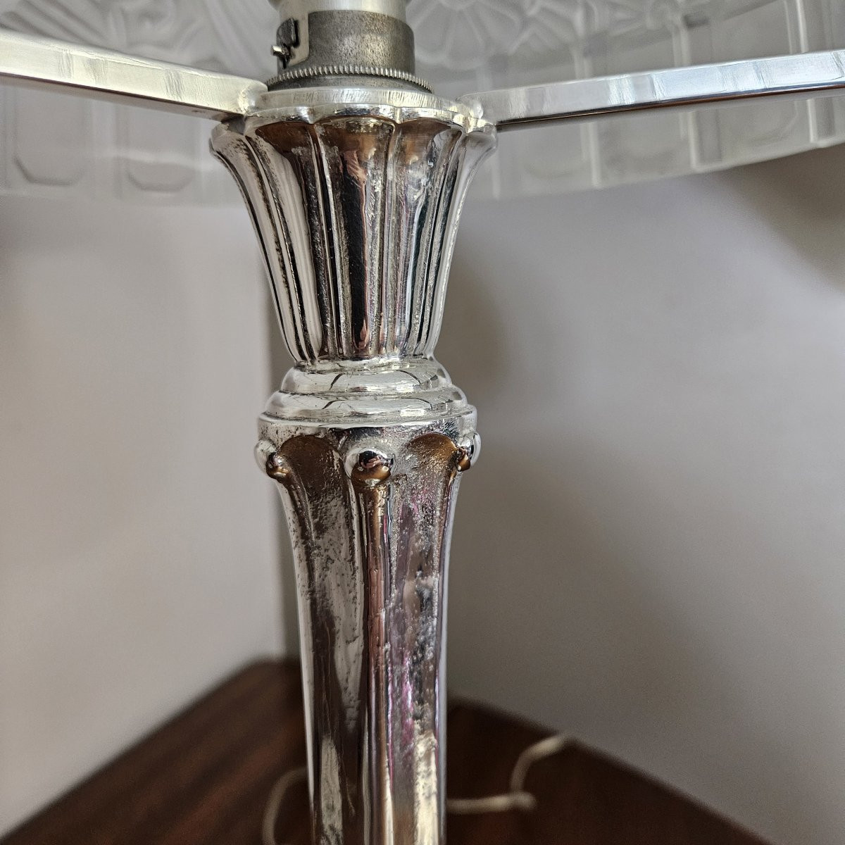Pair Of Hettier And Vincent / Capon Lamps. Art Deco, 1920s-1930s. Frosted Glass And Bronze. -photo-6