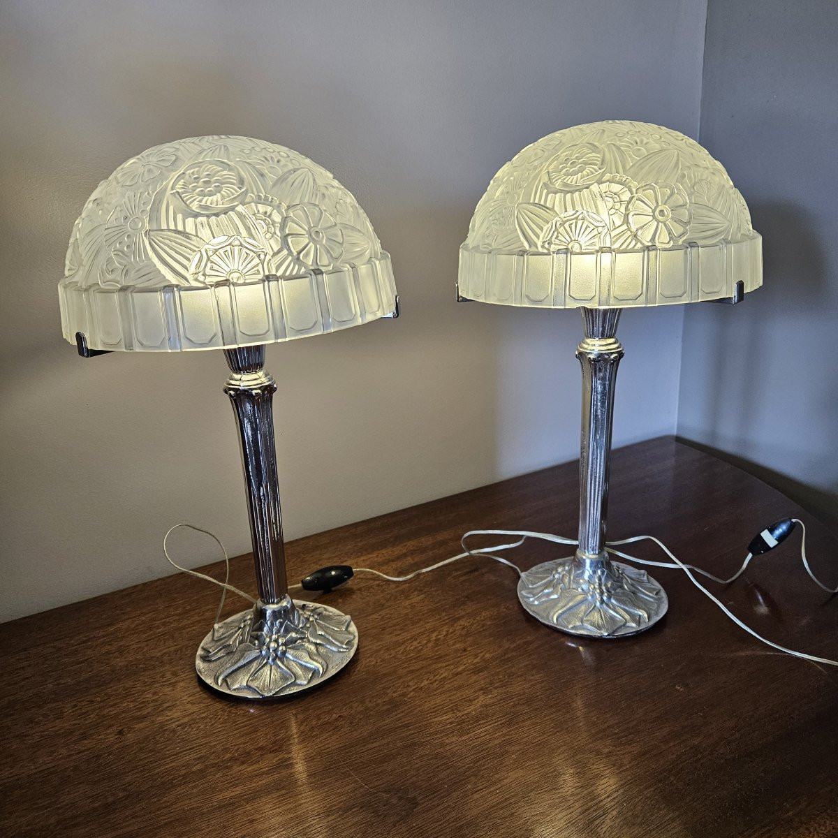 Pair Of Hettier And Vincent / Capon Lamps. Art Deco, 1920s-1930s. Frosted Glass And Bronze. -photo-7