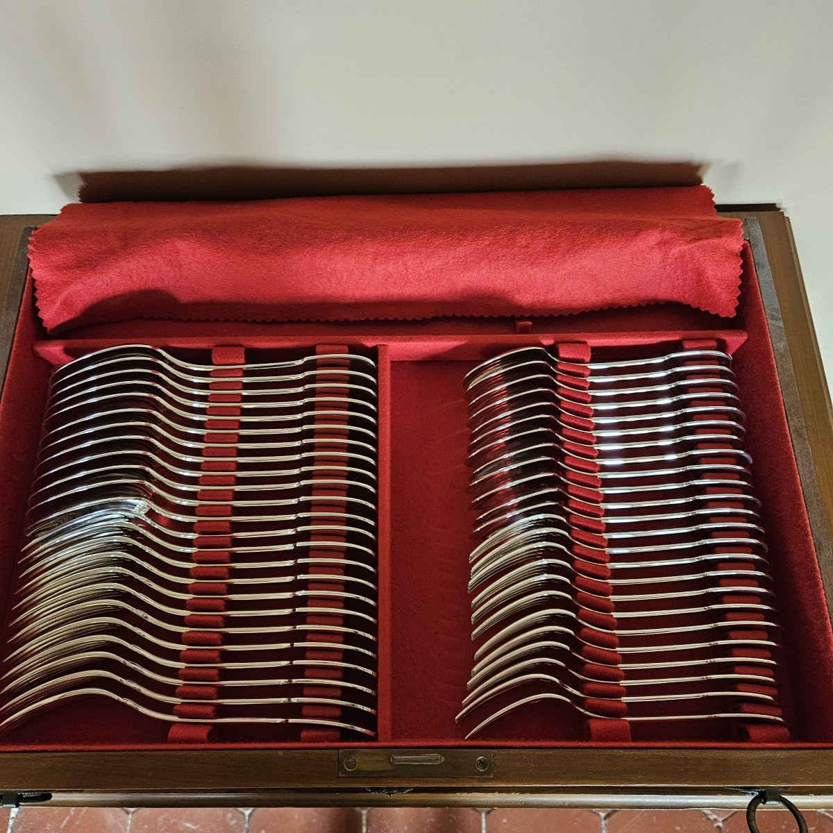 Christofle Cluny Cutlery Set In Its Chest Of Drawers. 152 Pieces. -photo-3