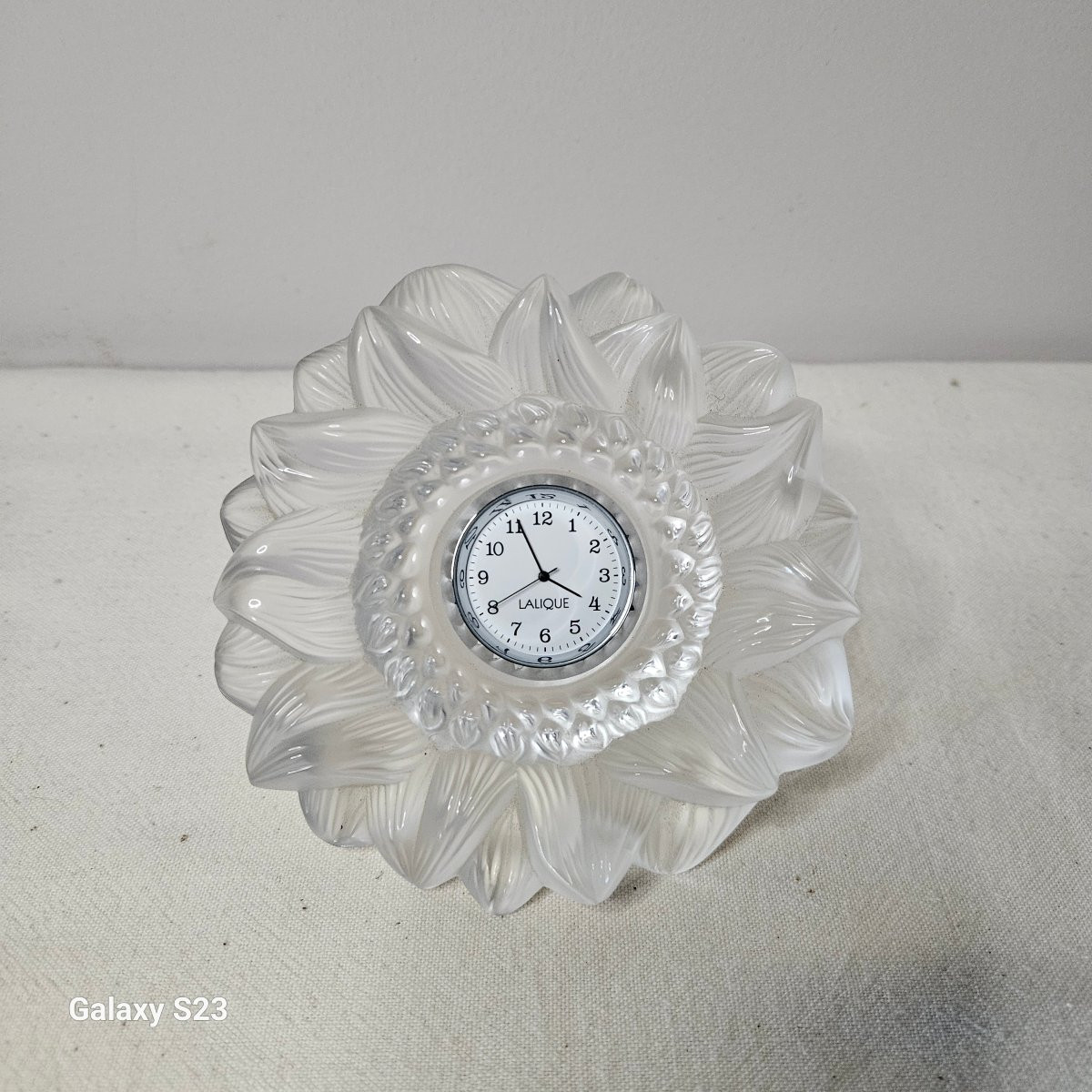 Lalique France  Pendulette Soleil. Elle fonctionne. -photo-4
