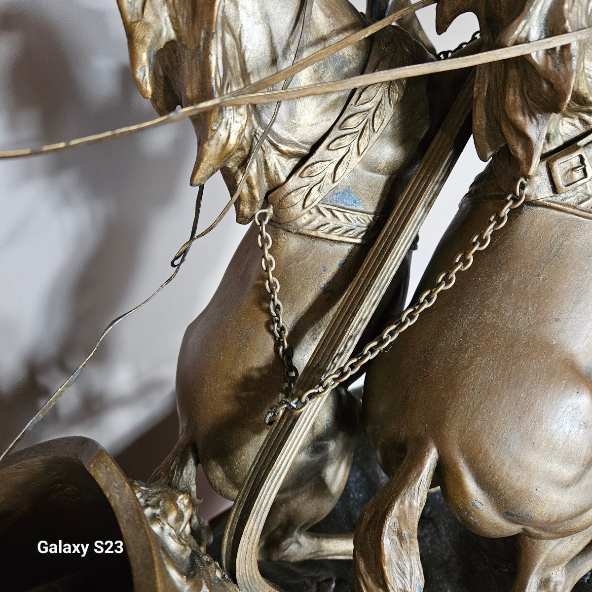 Sculpture Domenech et Pfeffer "Le char de la victoire " Hauteur 62 cm-photo-1