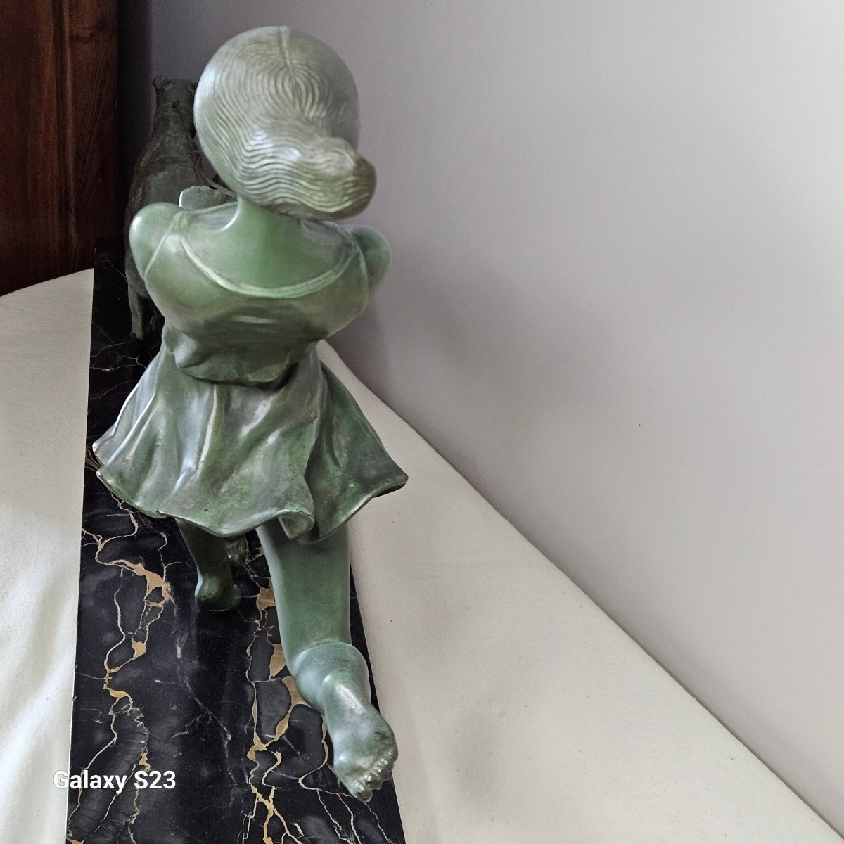 Sculpture art déco signée Géo Maxim La jeune fille aux lévriers -photo-1