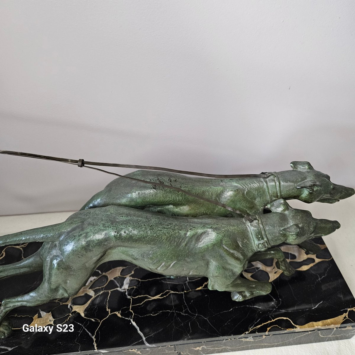 Sculpture art déco signée Géo Maxim La jeune fille aux lévriers -photo-6