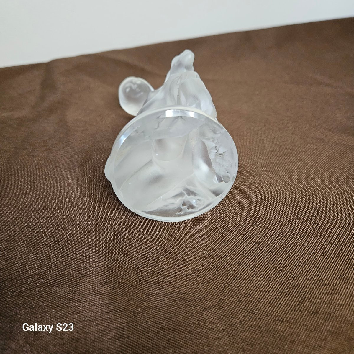 Lalique France Statuette Petite sculpture Femme à l'agneau.-photo-3