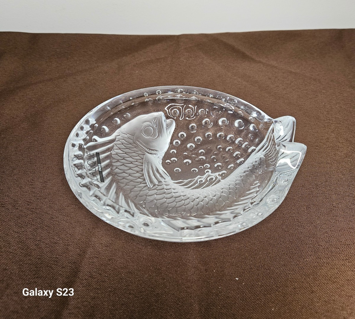 Lalique France Petite coupe, cendrier "Concarneau" décor de carpe koï