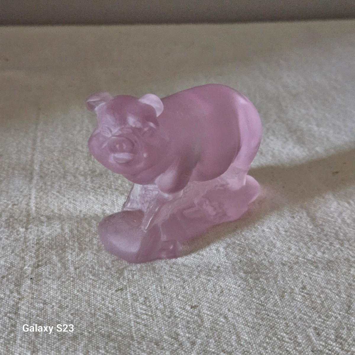 Daum France Sculpture Of A Little Pig In Pink-tinted Molded Glass