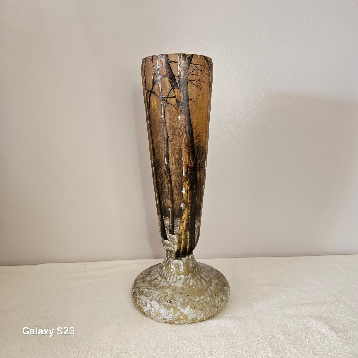Daum Nancy Vase en verre dégagé à l'acide. Décor de paysage de neige. Hauteur 36 cm-photo-4