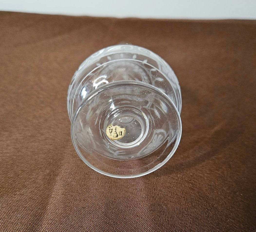 Baccarat Carafon, Burette en cristal gravé.-photo-2