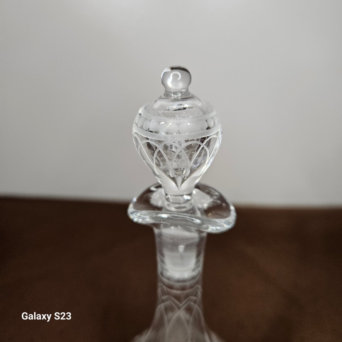 Baccarat Carafon, Burette en cristal gravé.-photo-4